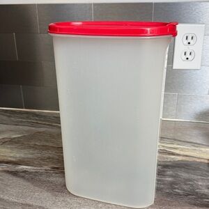 Tupperware Modular Mate Oval #5 with pour lid